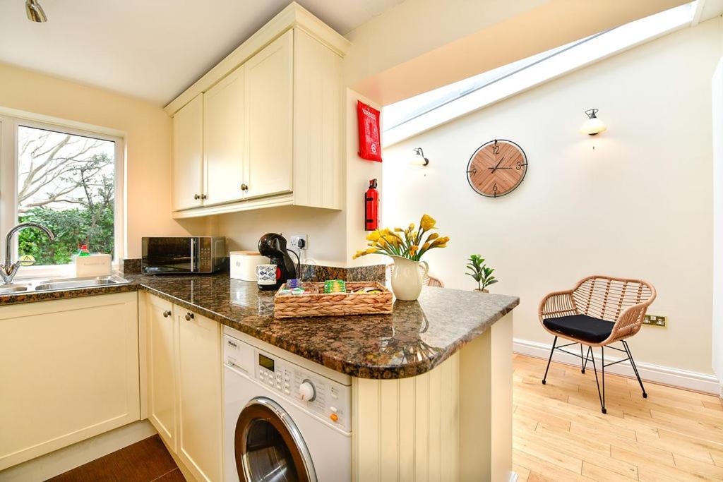 Just Stay Wales - Castle Square Cottage, Mumbles Exterior foto